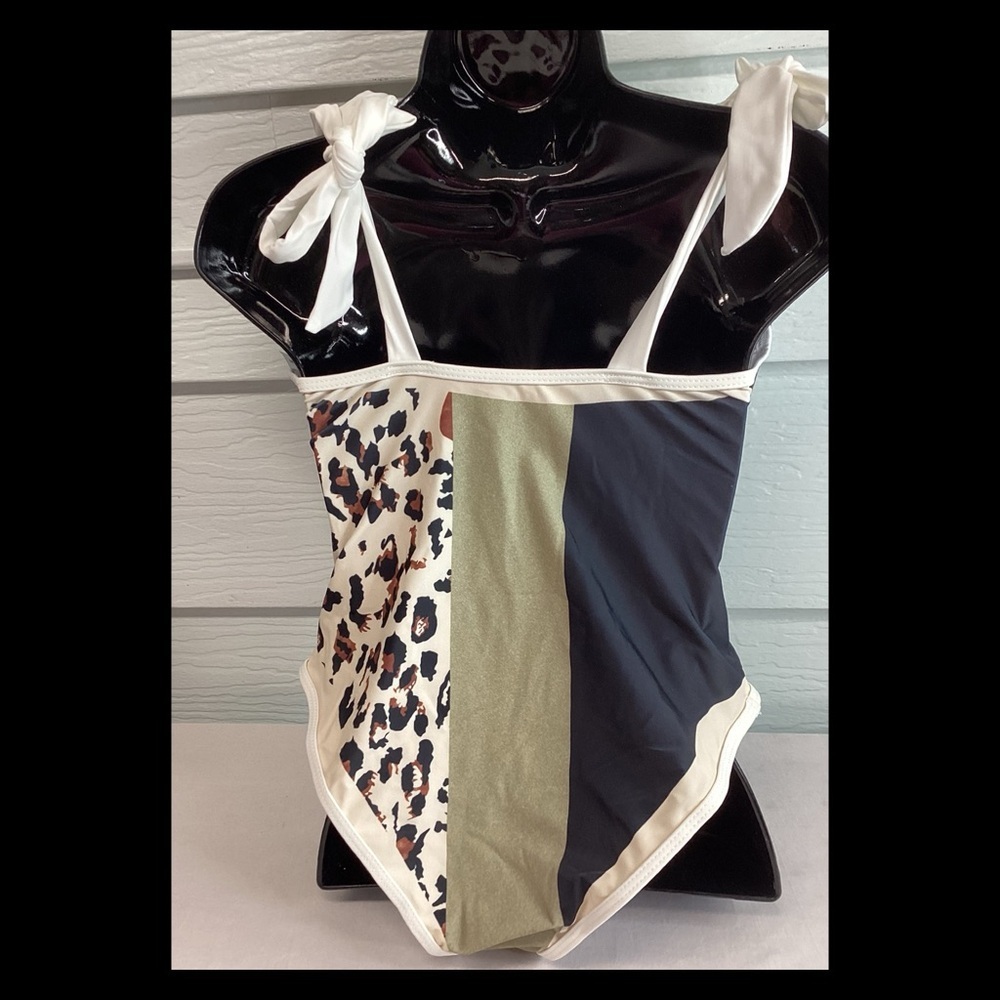 Animal print one piece swimsuit. - Picture 4 of 6